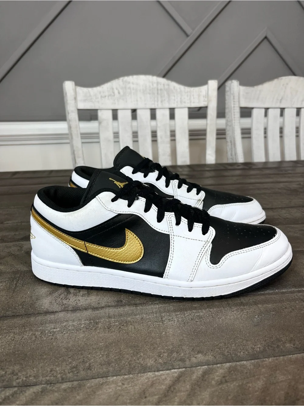 Nike Air Jordan 1 Low Gold Swoosh Black White Men's Sz 11